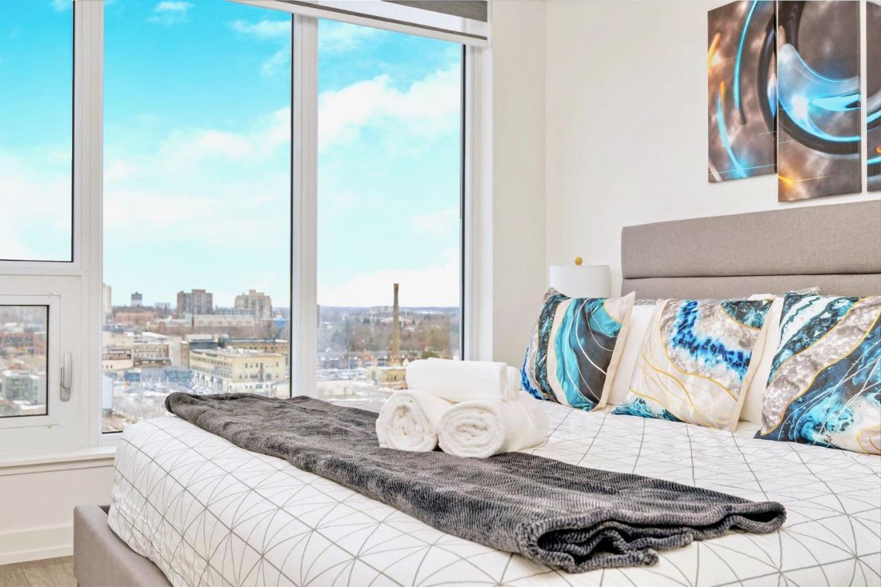 Luxurious 1Br Condo - Stunning City Views Kitchener Exteriér fotografie